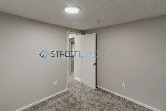 Building Photo - 800 Chester Ave