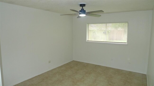 Building Photo - 11311 Verlaine Dr