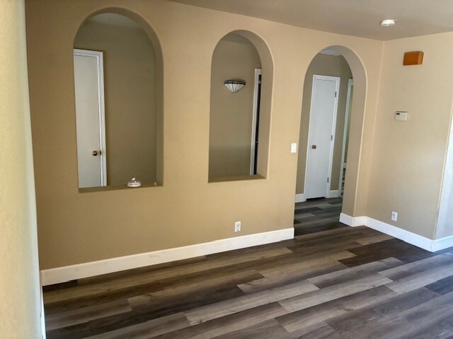 Building Photo - 2537 E Kent Ave