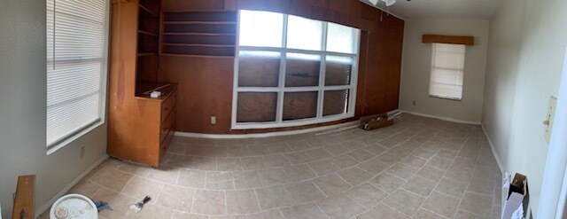 Building Photo - 305 W. Linda