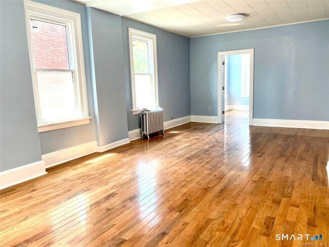 Building Photo - 206 Franklin Ave