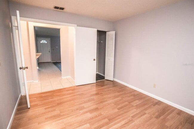 Building Photo - 2764 Kavalier Dr