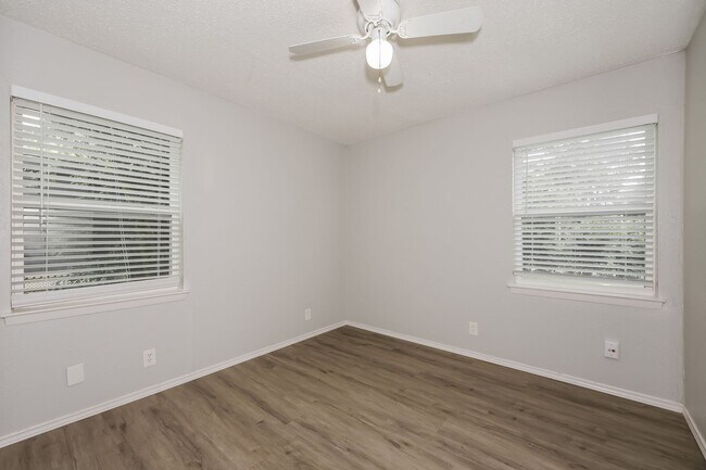 Building Photo - 2 BR/1BA | Newly Renovated Single Family Home | 1-Car Covered Parking | Gated backyard