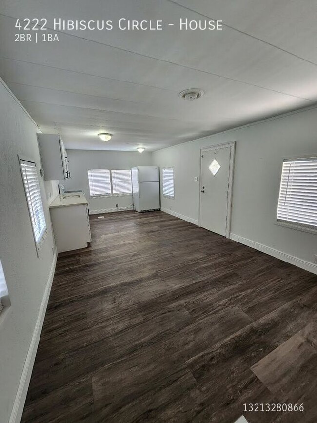 Building Photo - Beautiful 2/1 Mobile Home in West Palm Beach