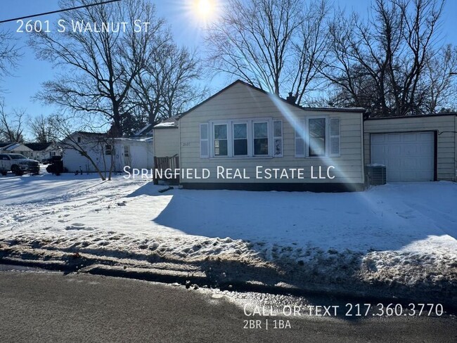 Primary Photo - Pantry Paradox: 2 Bed/1 Bath House with a ...