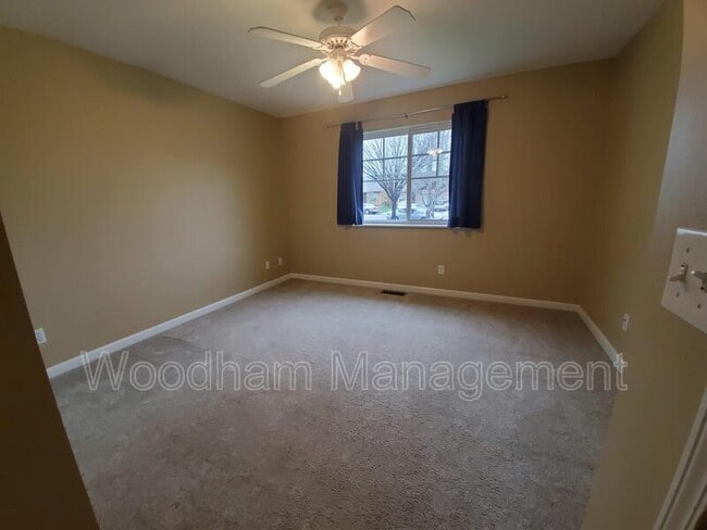 Building Photo - 184 Droulliard Ave