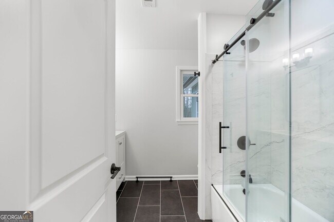 Building Photo - 335 Harris Rd