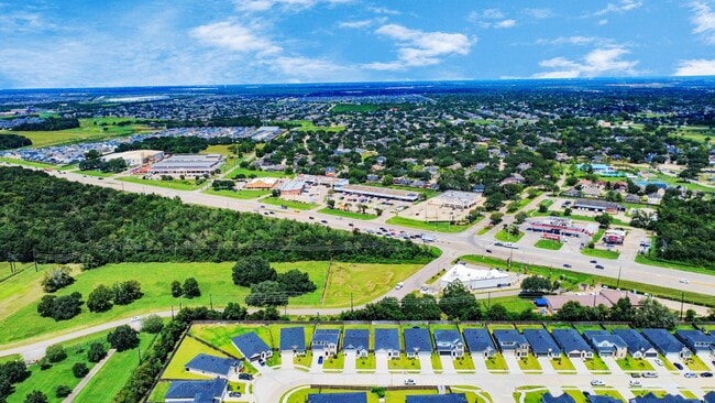 Building Photo - 1630 Cedar Pointe Ct