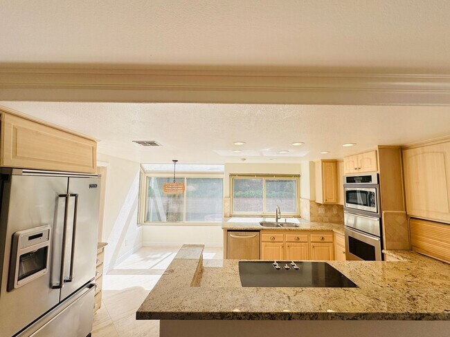 Building Photo - 6635 Soaring Dr