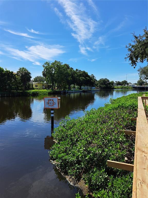 Building Photo - 9004 Tudor Dr