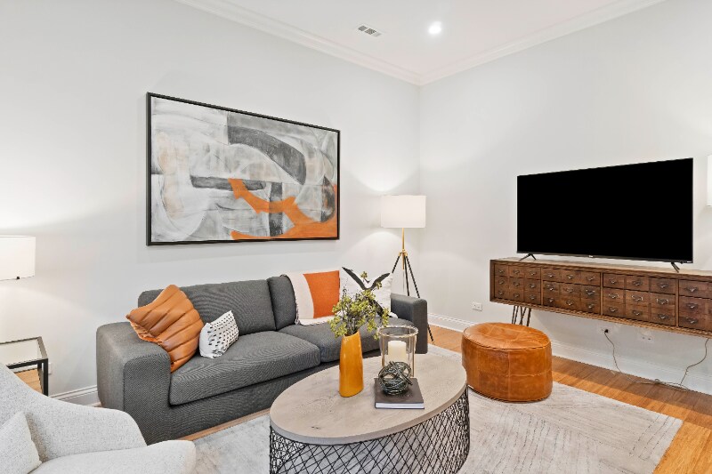 Building Photo - 1073 W Monroe St