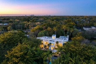 Building Photo - 6070 SW 128th St