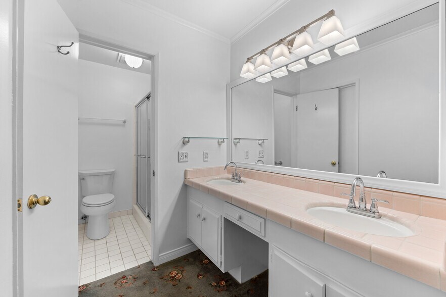 Building Photo - 2301 S Beverly Glen Blvd