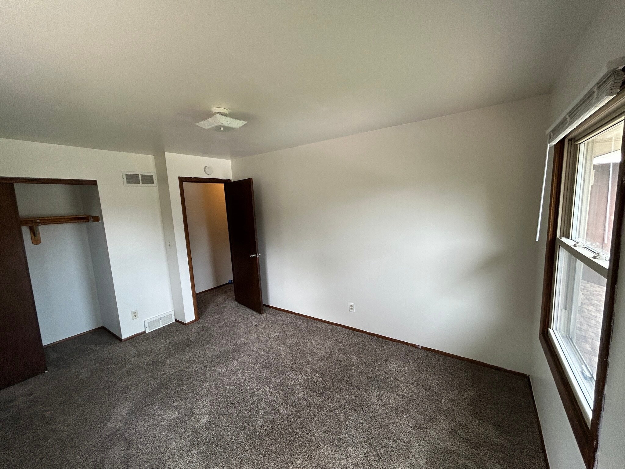 Building Photo - 2709 Albany Ct