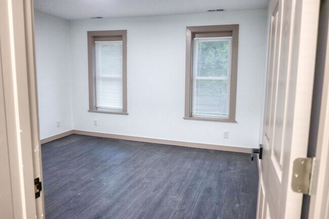 Building Photo - 1121 N Dearborn St