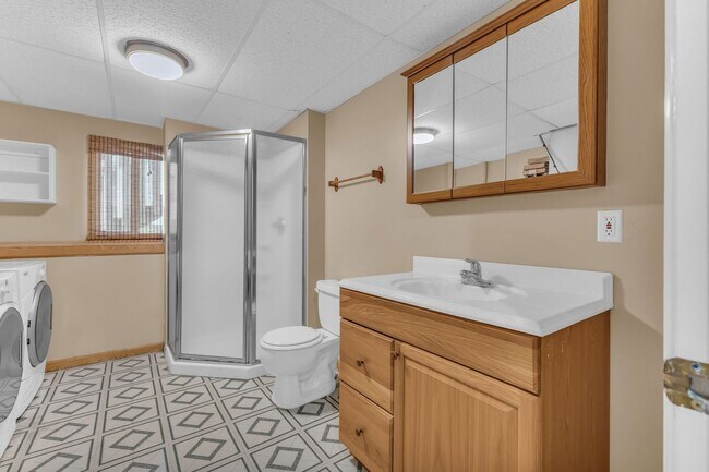 Building Photo - 68 S 1700 W