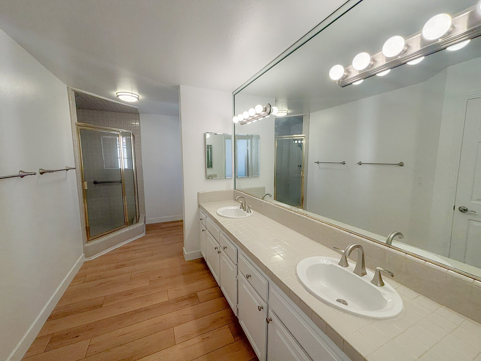 Building Photo - 5200 White Oak Ave