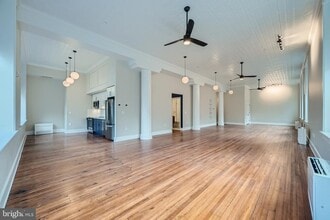 Building Photo - 303 N Howard St