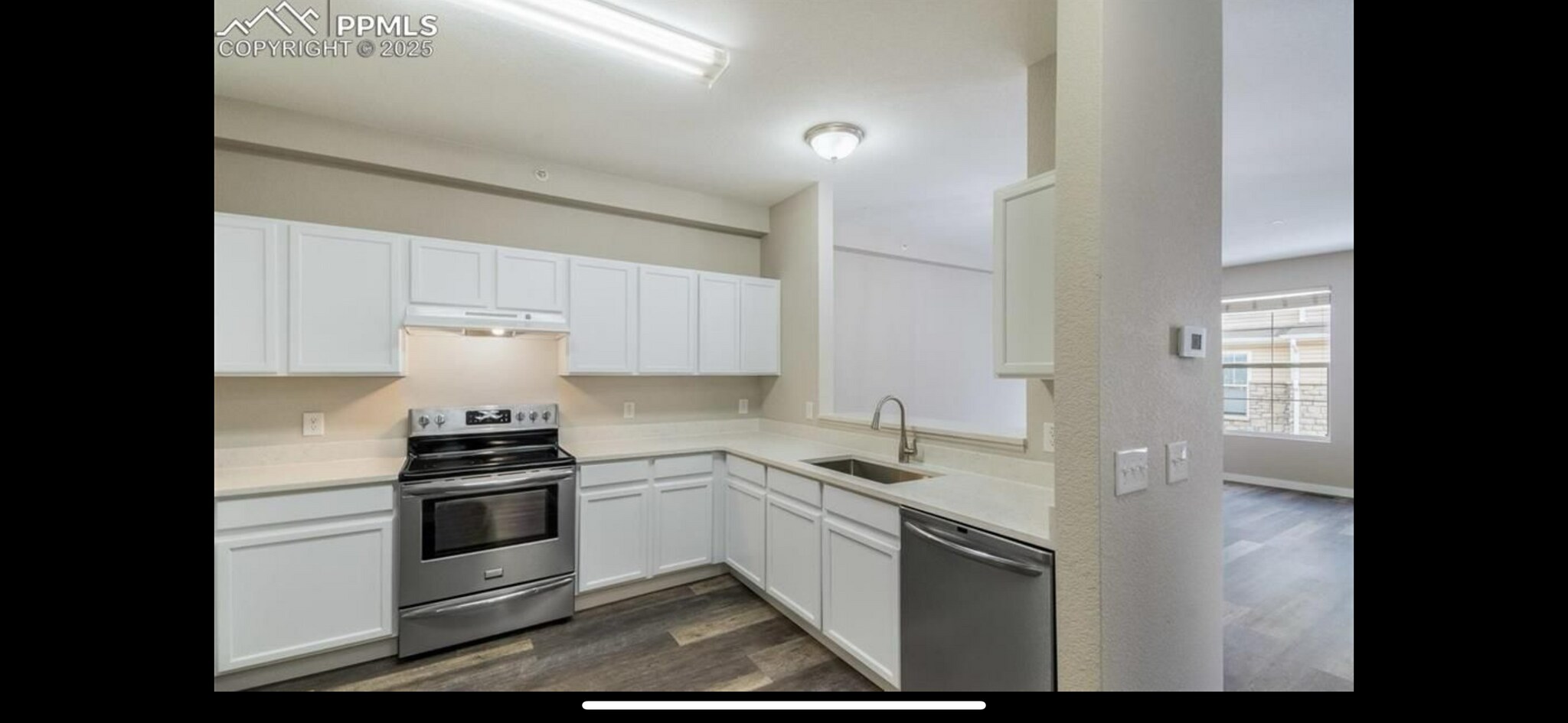 Building Photo - 9758 Laredo St