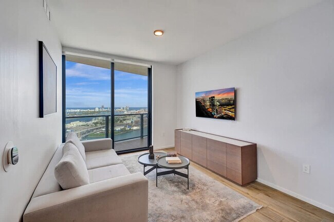 Building Photo - 398 NE 5th St