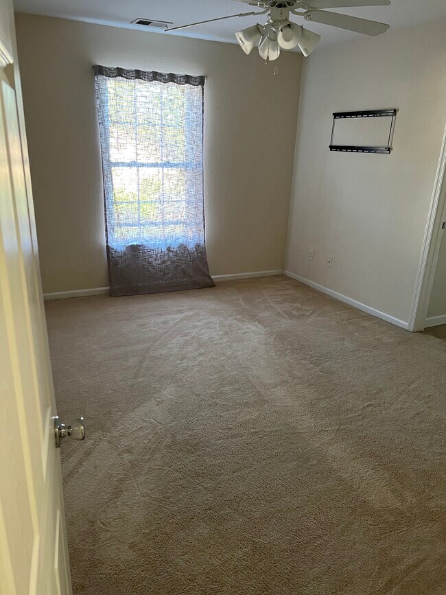Building Photo - 305 Garcia Dr