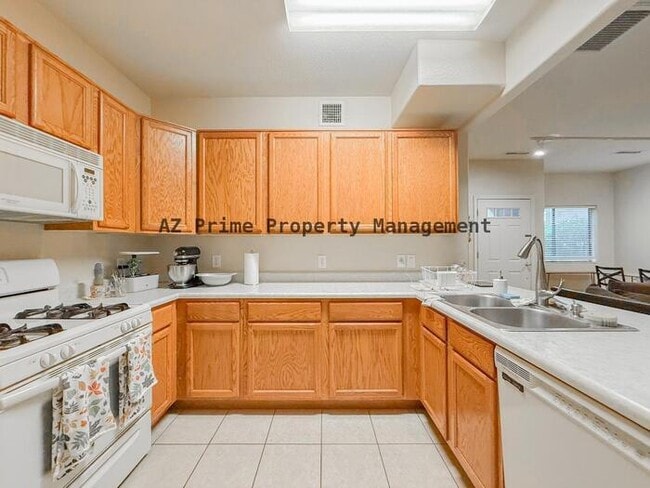 Building Photo - 1147 Mary Dr
