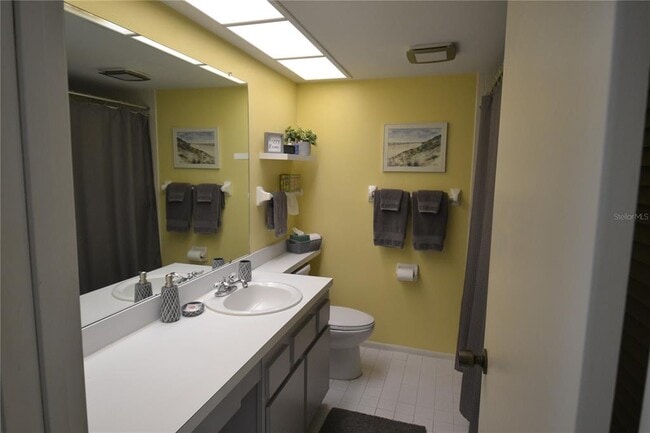 Building Photo - 284 Woodlake Wynde