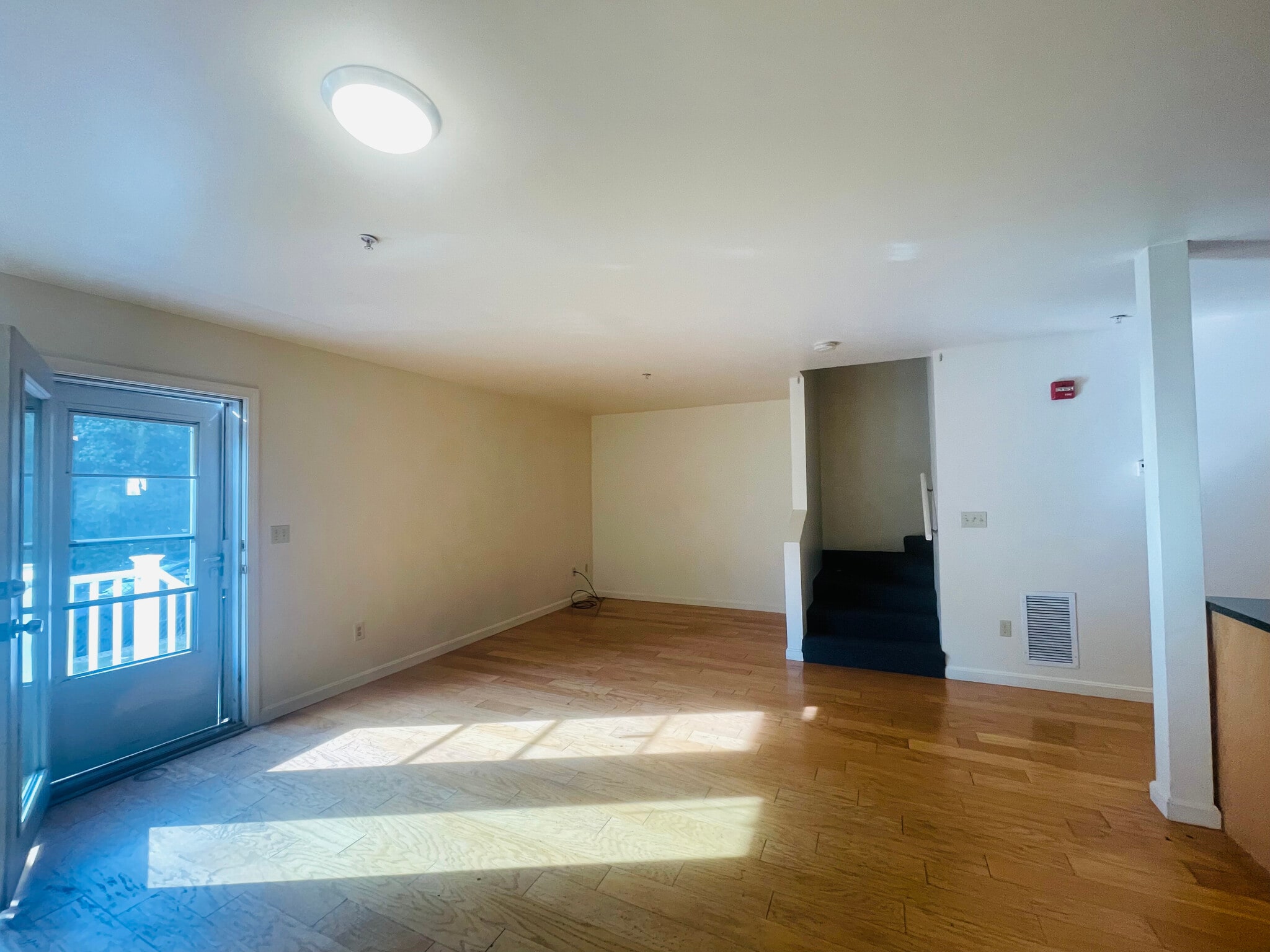 Building Photo - 34 Raymond St