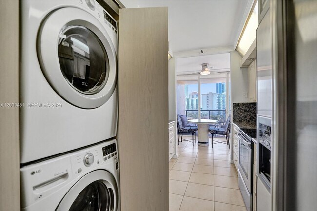 Building Photo - 19667 Turnberry Way