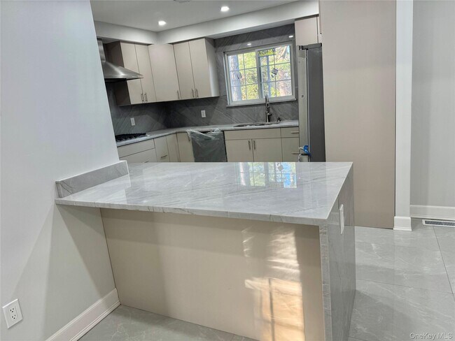 Building Photo - 32 Berkshire Rd