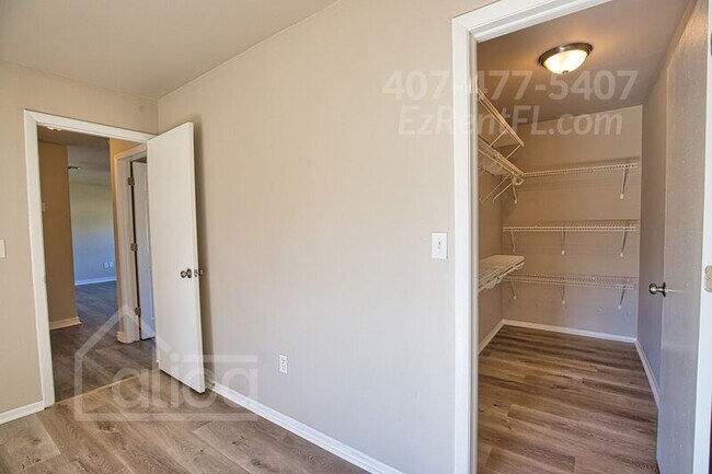 Building Photo - 4640 Pan American Blvd