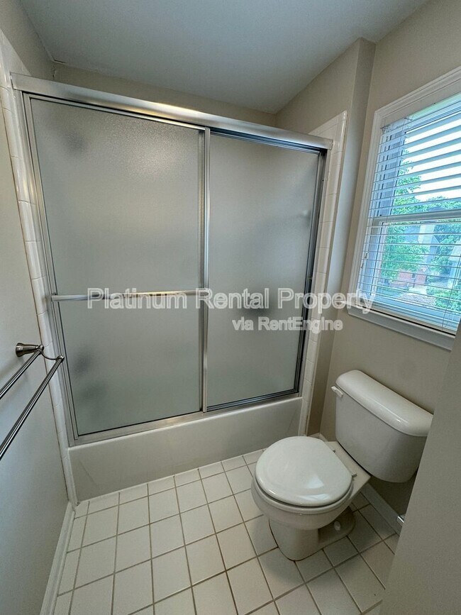 Building Photo - 830 Eden Green Ct