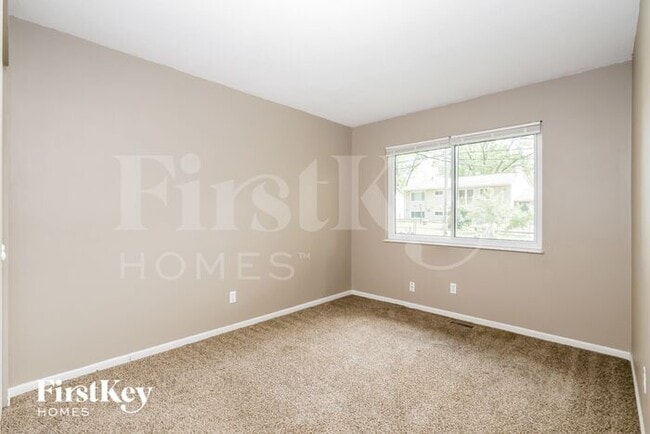 Building Photo - 2240 Spoonwood Dr