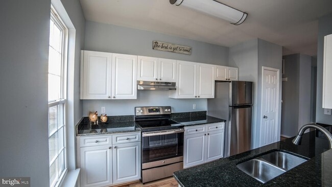 Building Photo - 8067 Nicosh Cir Ln