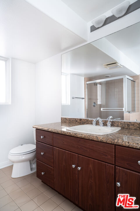 Building Photo - 851 N San Vicente Blvd