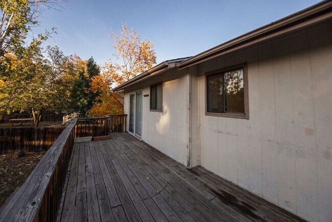 Building Photo - Spacious 4 Bedroom in Mid-Town Fort Collins
