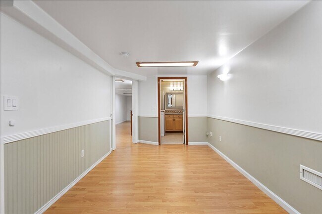 Building Photo - 1038 Santa Clara Ave