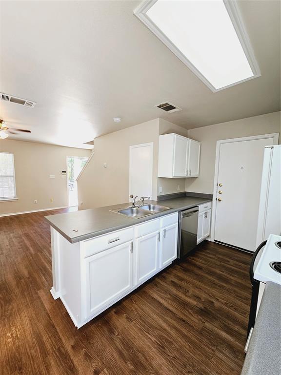 Building Photo - 10608 Marshitahs Way
