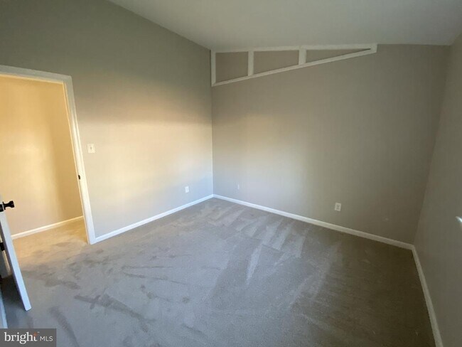 Building Photo - 1712 12th St S