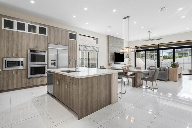 Building Photo - 17317 Santaluce Mnr