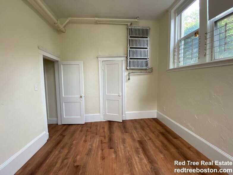 Building Photo - 99 Brainerd Rd