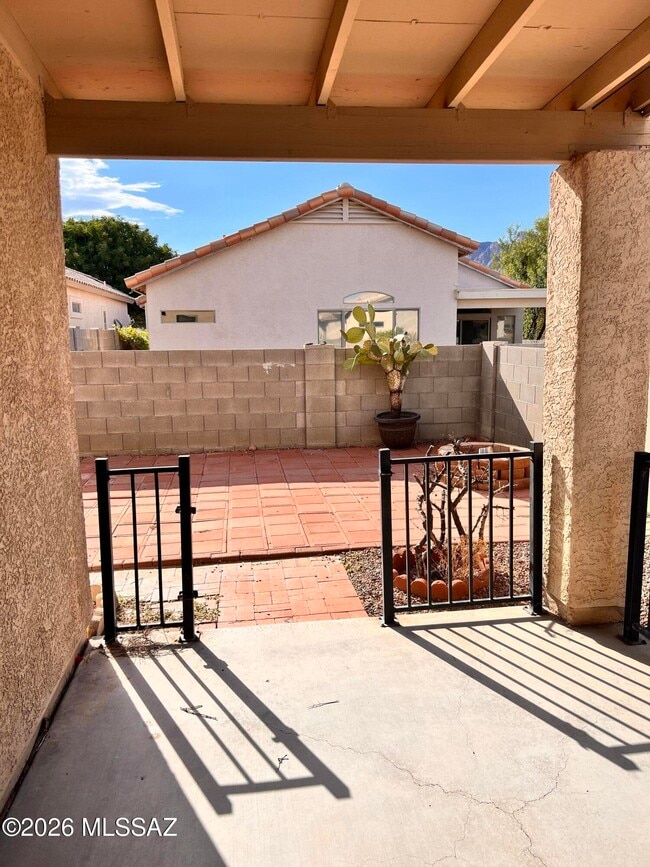 Building Photo - 12188 N Kylene Canyon Dr