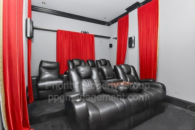 Building Photo - 16205 Riverpointe Dr