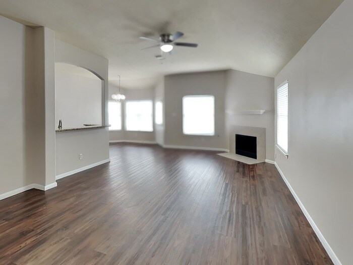 Building Photo - 19710 River Pointe Ln