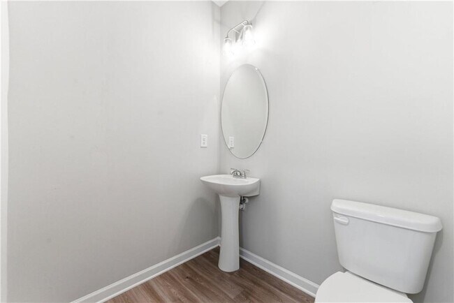 Building Photo - 231 Eva Wy