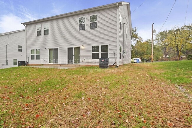 Building Photo - 711 Lackey St