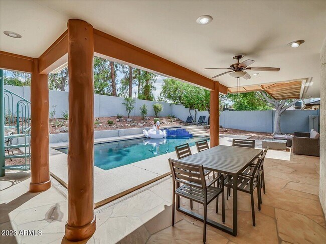 Building Photo - 3351 E Las Rocas Dr