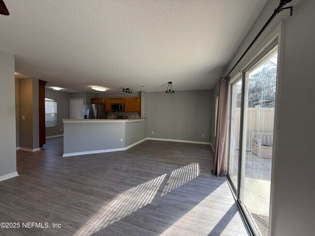 Building Photo - 1865 Green Springs Cir