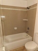 Building Photo - 1527 Berg Dr