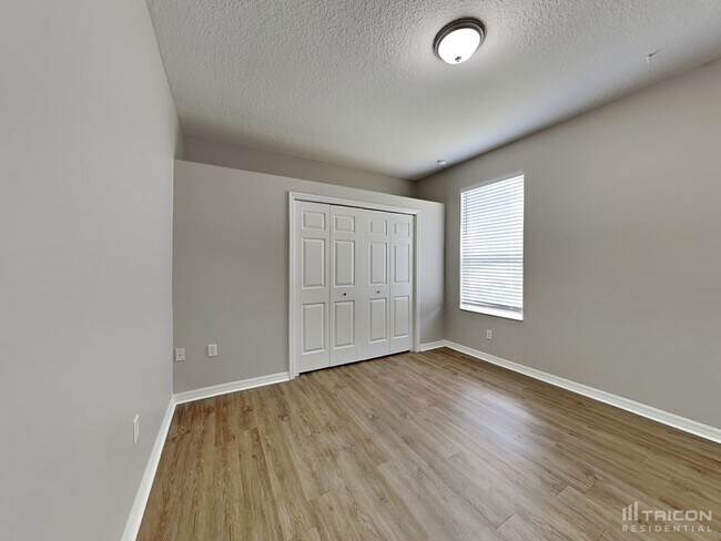 Building Photo - 36831 Queen Bee Ln